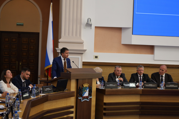 Состоялась первая сессия Совета депутатов восьмого созыва 